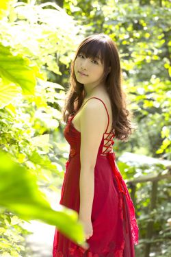 两根紫黑肿胀隔着一层薄膜